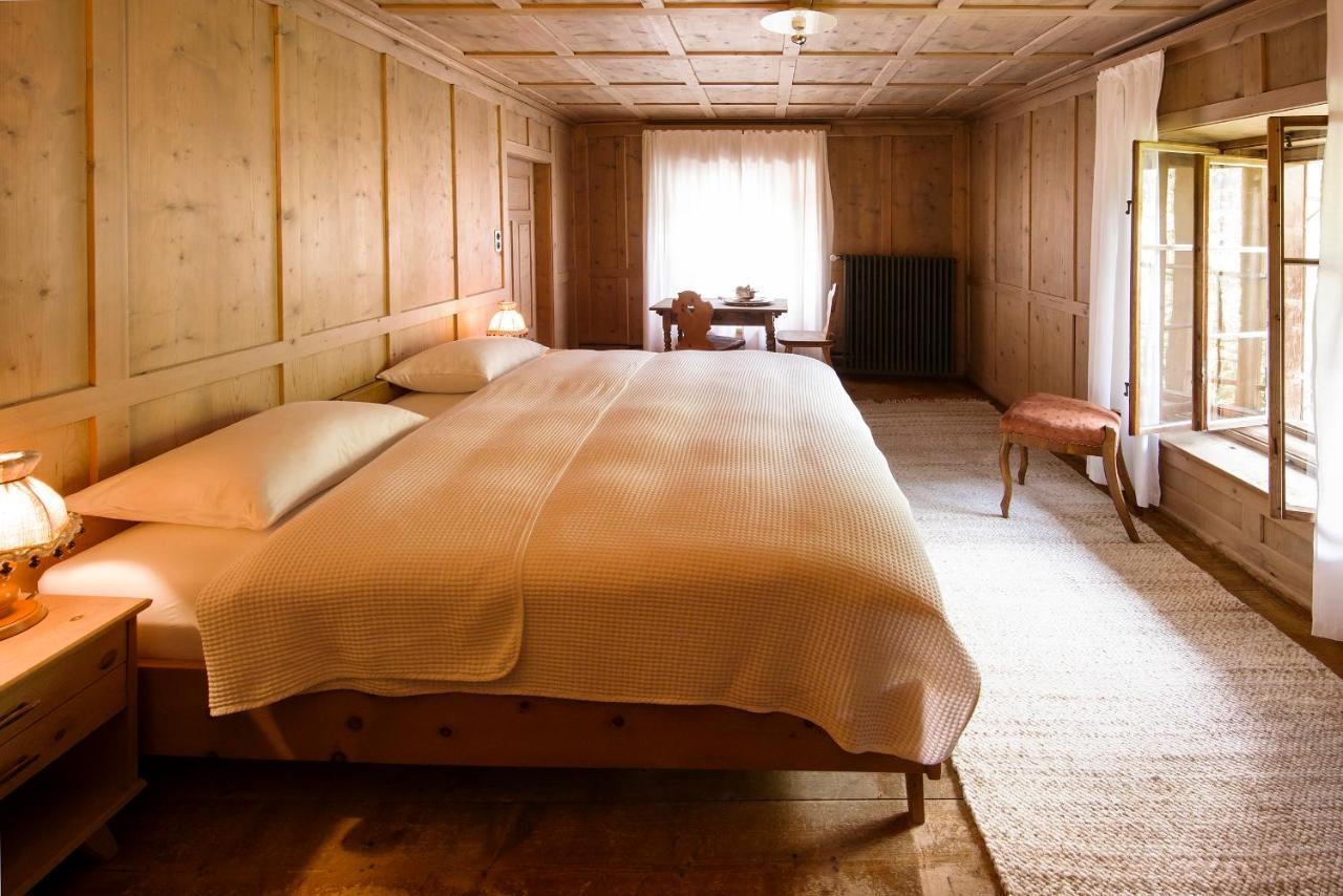 Hotel Chasa Chalavaina Мюстаир Номер фото